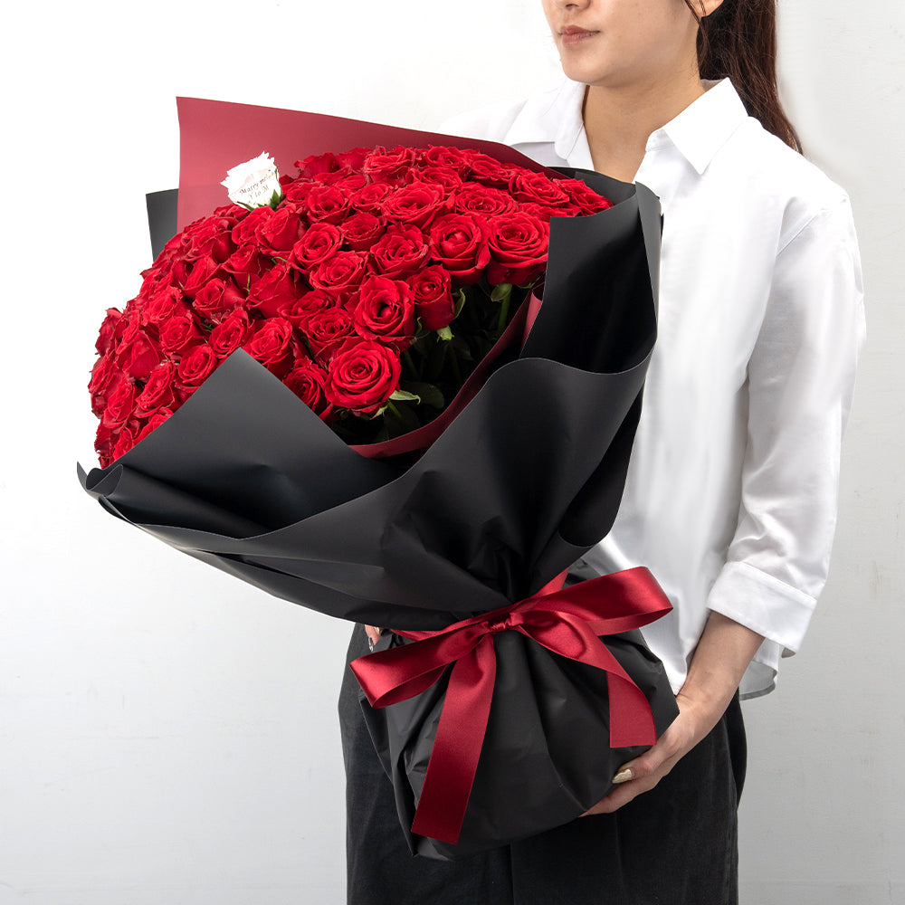 本数が選べる生花バラの花束 花びらメッセージ