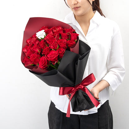 本数が選べる生花バラの花束 花びらメッセージ